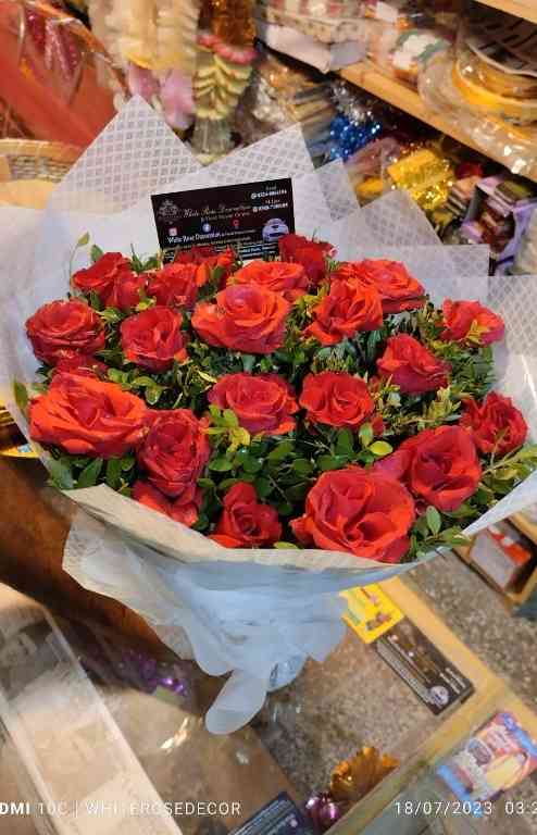 Round Shape Red Rose Flower Bouquet